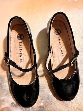 Girls Black Patent Mary Jane Shoes with Buckle US 13